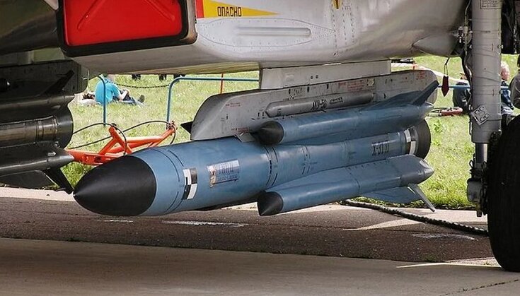 عکس برخورد مرگبار موشک معروف به مرگ مافوق صوت با جنگنده برتری هوایی