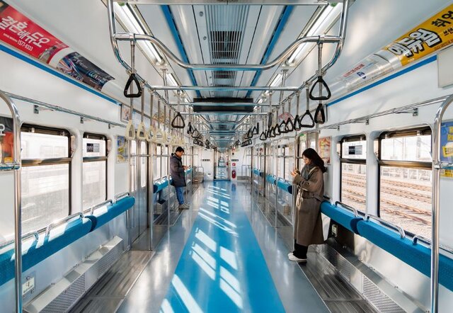 واگن بدون صندلی;  اجرای طرح آزمایشی متروی سئول برای حل مشکل ازدحام در ساعات تعطیل