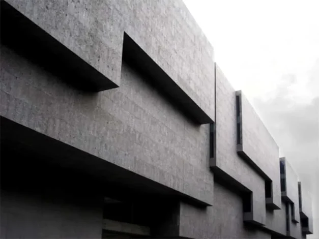 Application of exposed concrete in building