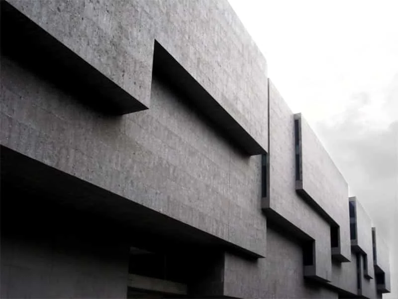 Application of exposed concrete in building
